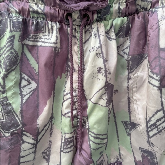 Reebok Athletic Shorts in Purple & Green Pattern, Size M - Picture 4 of 6